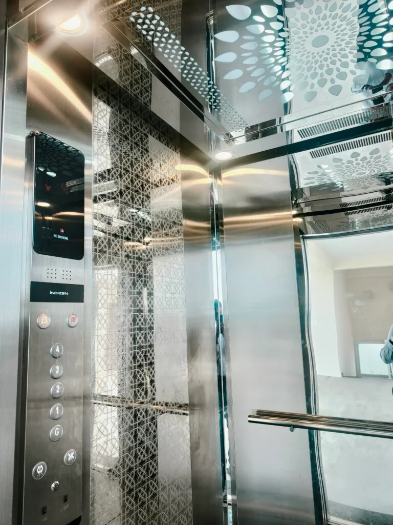 Indizen Signature Cabin