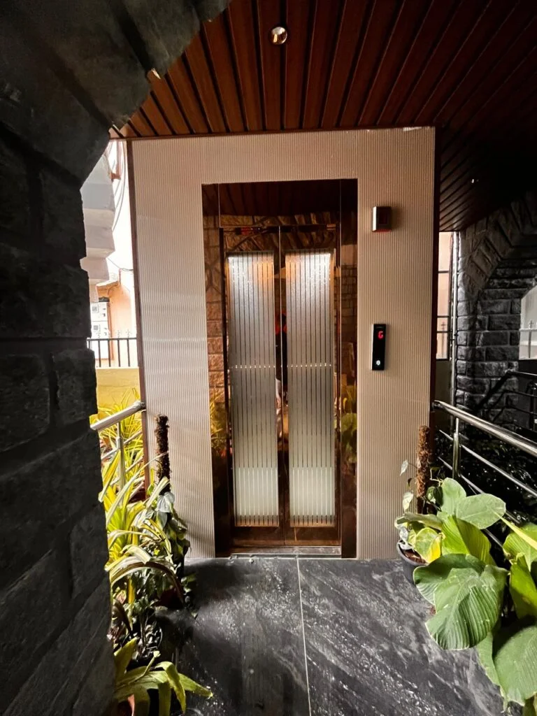 Villa Outdoor Elevator